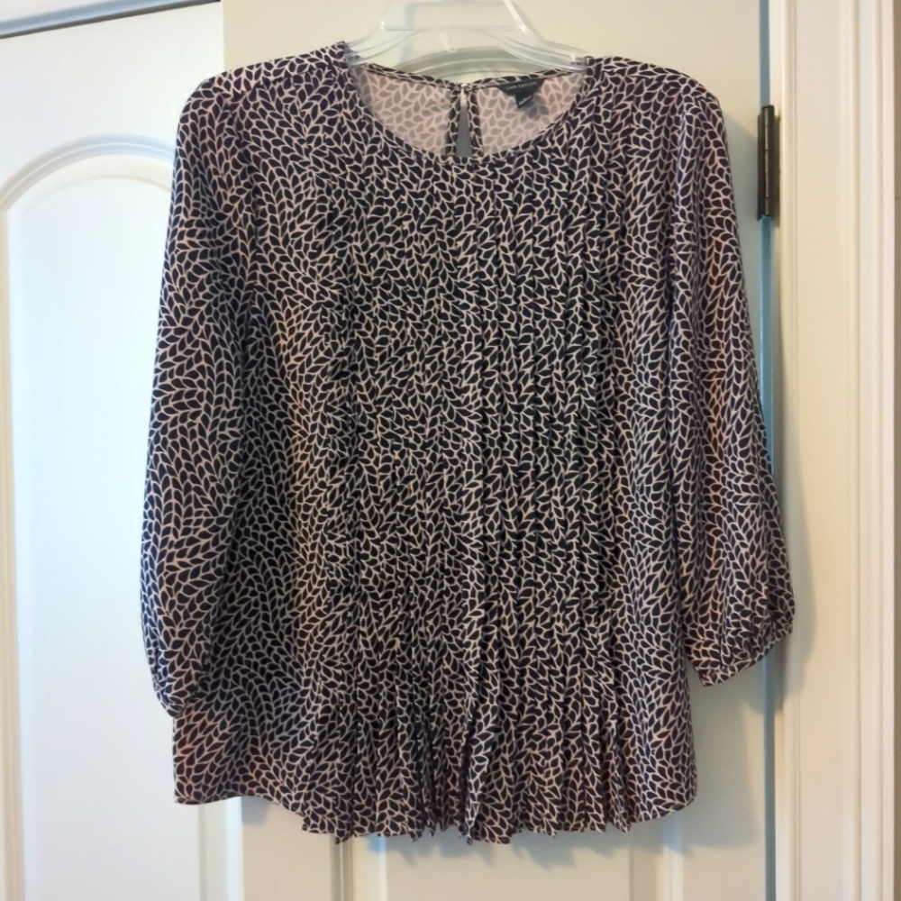 Ann Taylor Brown and Black Pleated 3/4 Sleeve Blouse